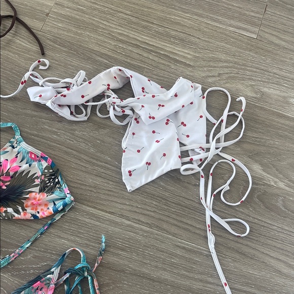 Bikini bundle - Picture 6 of 6